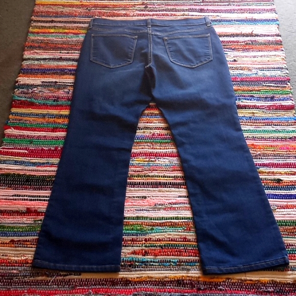 Old Navy The Flirt Flare Leg Jeans- #1670 - Picture 10 of 12